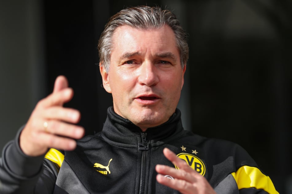 BVB-Sportdirektor Michael Zorc (58) hat sich in den Niederlanden umgeguckt und offenbar erfolgreich um Ajax-Sturmjuwel Julian Rijkhoff (15) geworben.
