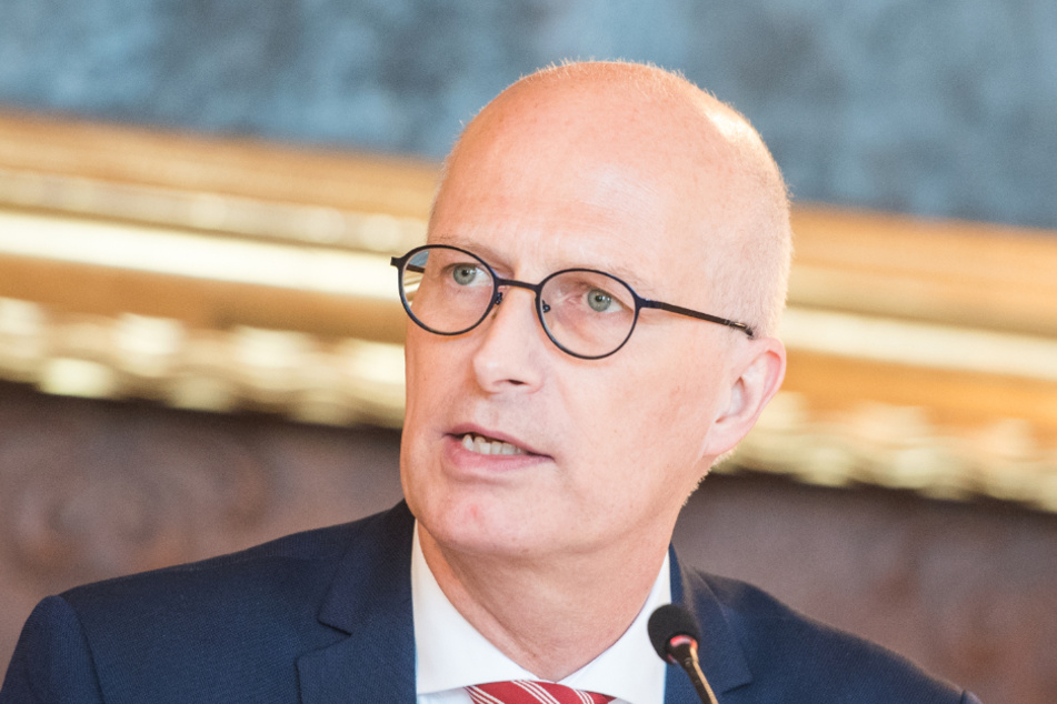 Peter Tschentscher lobt die Hamburger für ihr Verhalten. (Archivbild)
