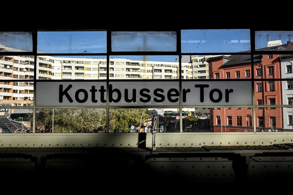 Berlin: Brutaler Raub am Kotti: 22-Jähriger bewusstlos geschlagen