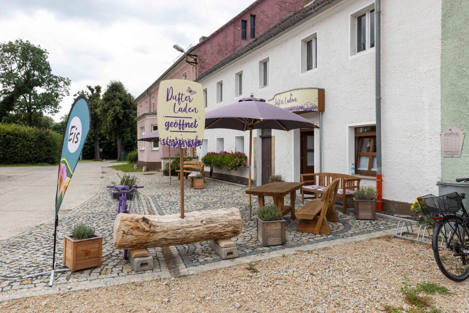 Im Hofladen sind viele verschiedene Lavendel-Produkte im Angebot.