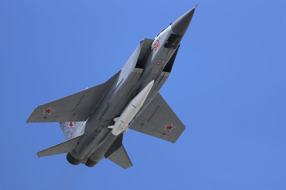 Am Montag sollen russische Mig-31K-Jets einen Militärflugplatz in der Ukraine mit Kinschal-Raketen angegriffen haben. (Archivbild)