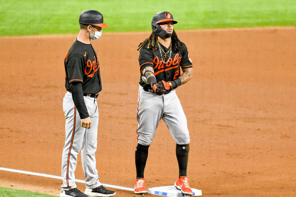 Orioles shortstop Freddy Galvis (r) had an RBI in the Orioles 4-2 win over the Yankees on Monday