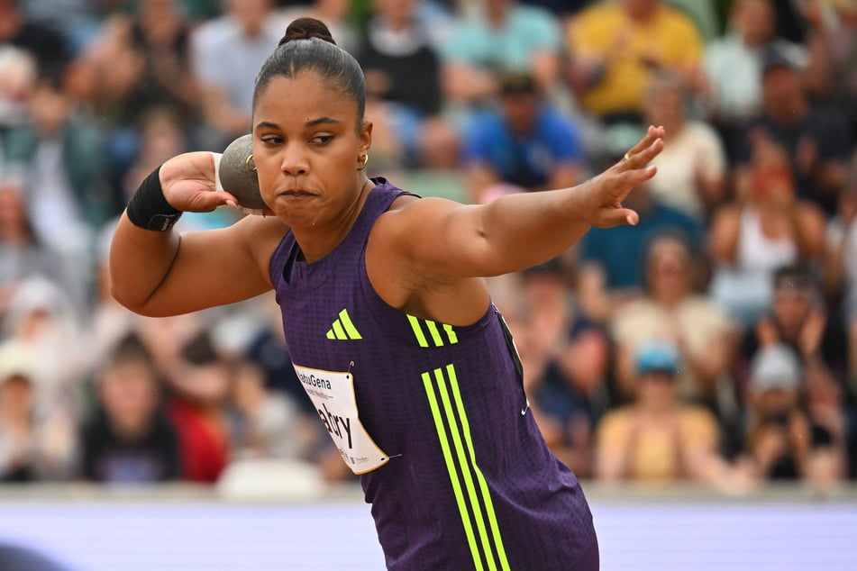 Olympiasiegerin Yemisi Mabry (27) wurde ihrer Favoritenrolle gerecht und gewann im Kugelstoßen.