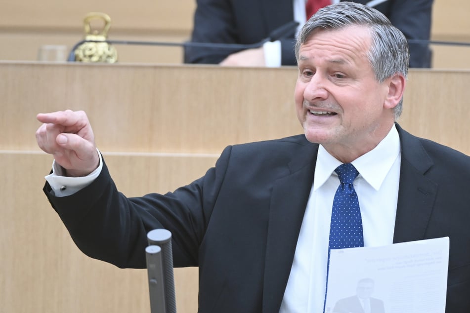 Da war was los im Landtag! Rülke schenkt Kretschmann ein Liebeslied