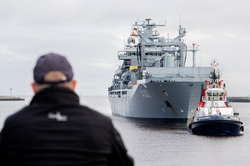 Das Marine-Schiff "Berlin" ist nach mehreren Monaten auf See am Samstag wieder ins Wilhelmshaven eingelaufen.