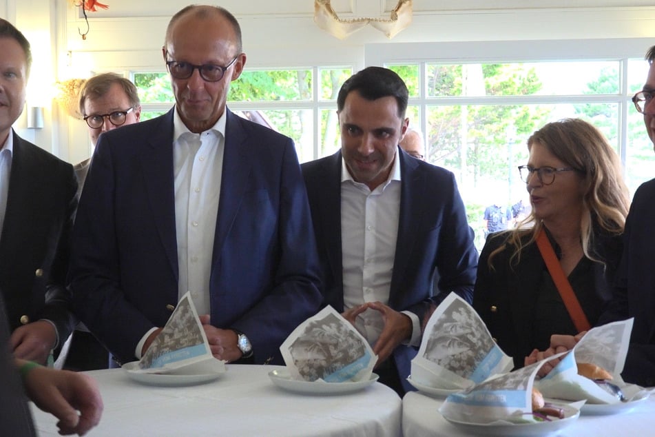 Am Montag weilte Friedrich Merz (70, CDU) bei einem Wahlkampfbesuch im Ostseebad Kühlungsborn in Mecklenburg-Vorpommern.