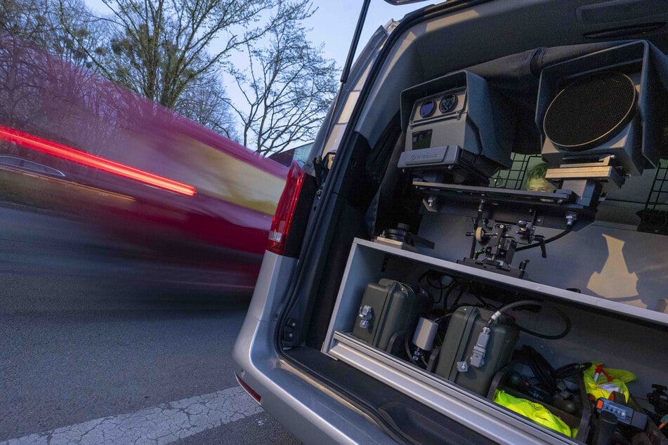 Die Polizei will mit Aktionen wie dem Blitzermarathon auf die Gefahr von zu schnellem Fahren hinweisen. (Symbolbild)
