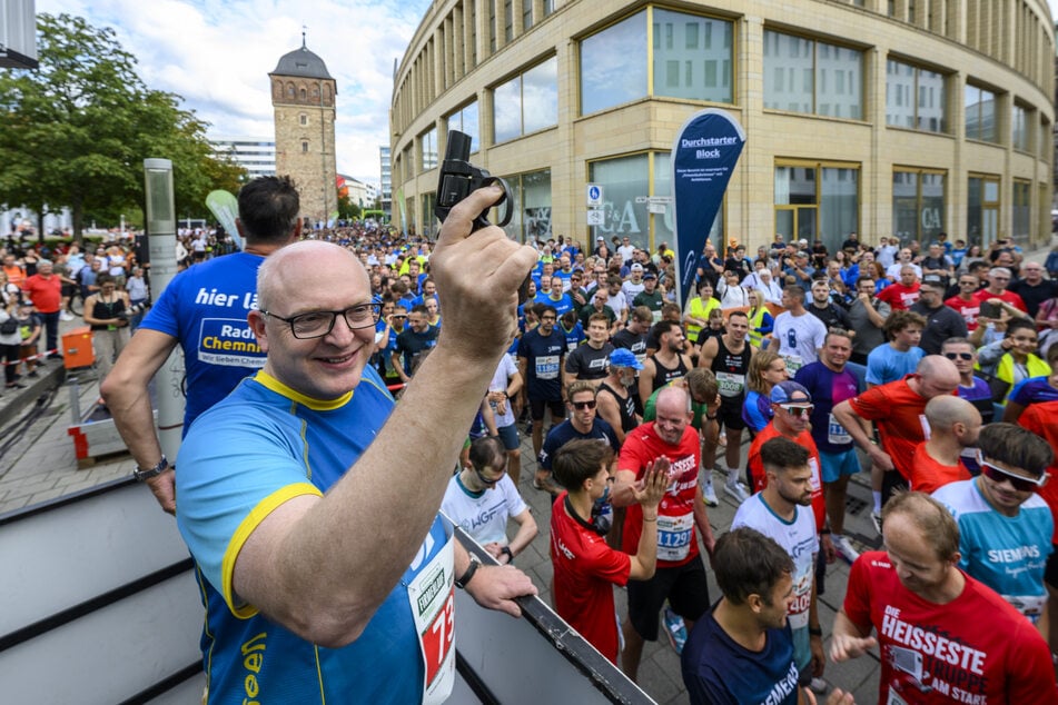 OB Sven Schulze (54, SPD) übernahm traditionell den Startschuss.
