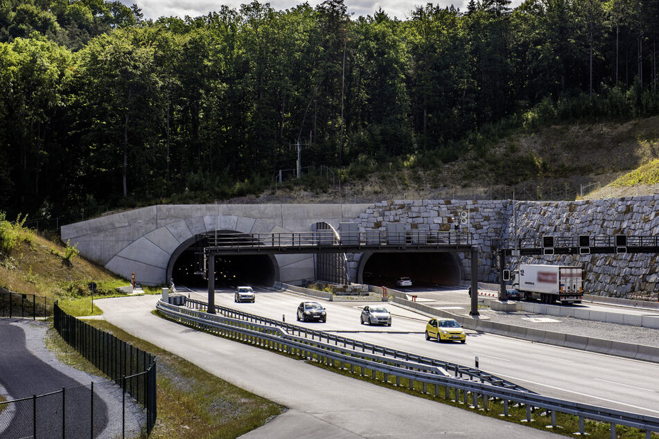 Der Jagdbergtunnel musste am frühen Mittwochmorgen voll gesperrt werden. (Archivbild)