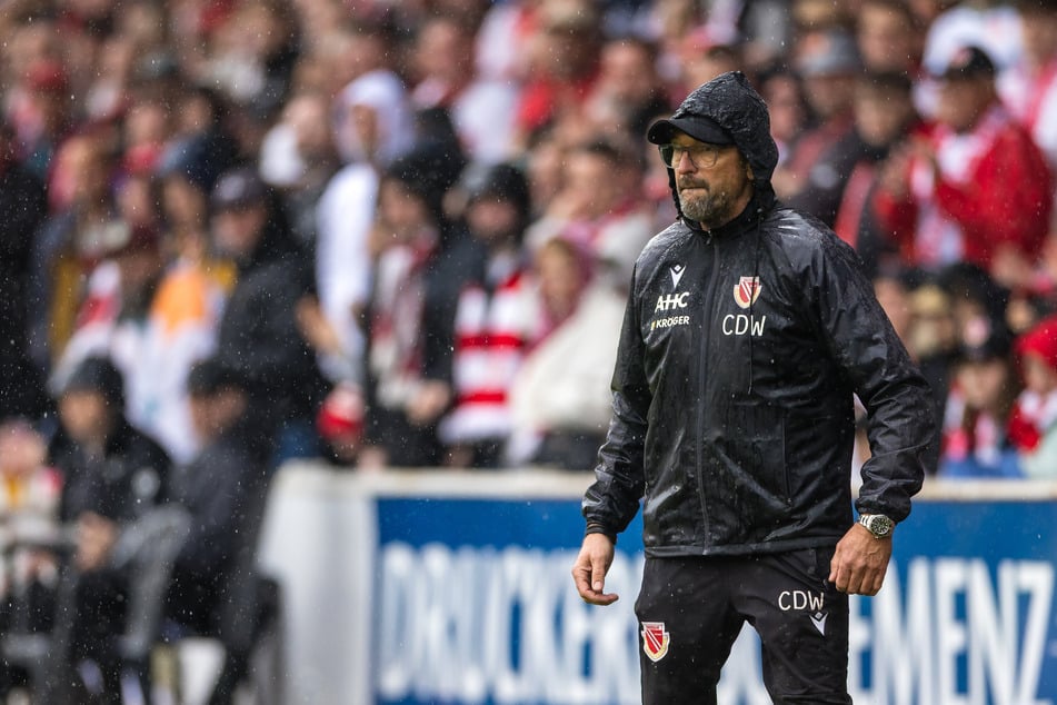 Cottbus-Coach Pele Wollitz (59) ist auf den BFC Dynamo so gar nicht gut zu sprechen.
