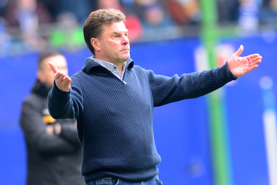 Dieter Hecking (55) ist nach einer Fahrradrunde um die Alster genervt von den Hamburgern. (Archivbild)