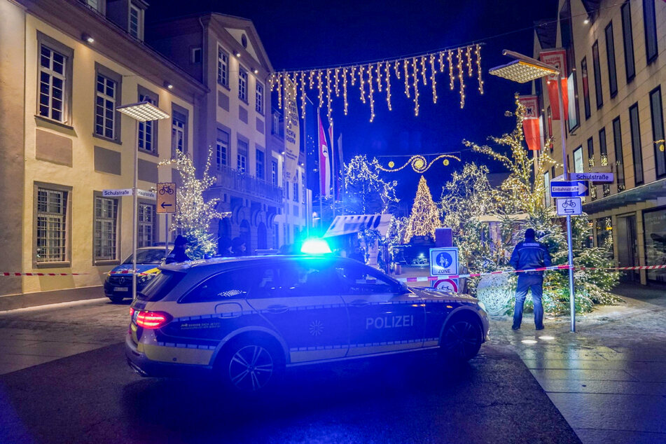 Ein unbekannter Anrufer sorgte am Samstagabend für eine Bedrohungslage auf dem Göppinger Weihnachtsmarkt.