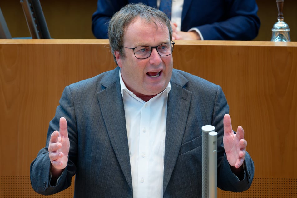 Auch NRW-Verkehrsminister Oliver Krischer (57, Grüne) will sich ein persönliches Bild von der Lage vor Ort machen.