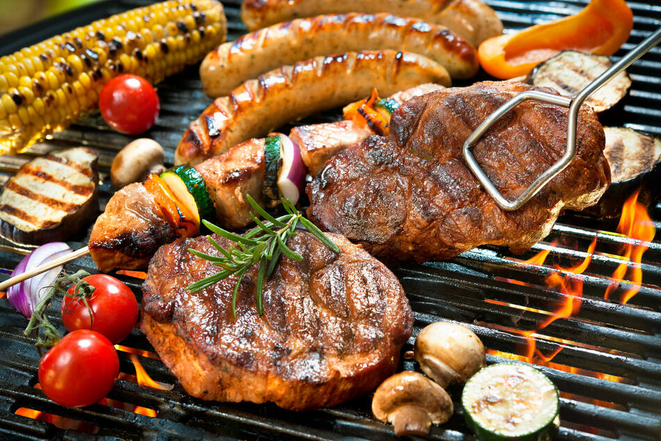 Grillrost reinigen: Diese Hausmittel reinigen schnell und einfach