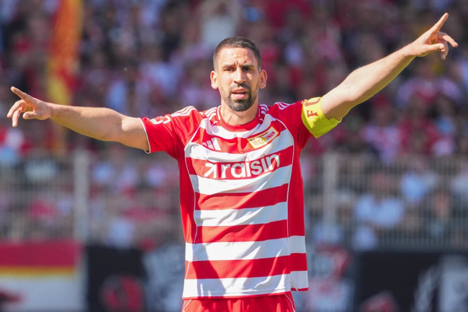 Union Berlin könnte mit Rani Khedira (32) im Sommer seinen Denker und Lenker im Mittelfeld verlieren.