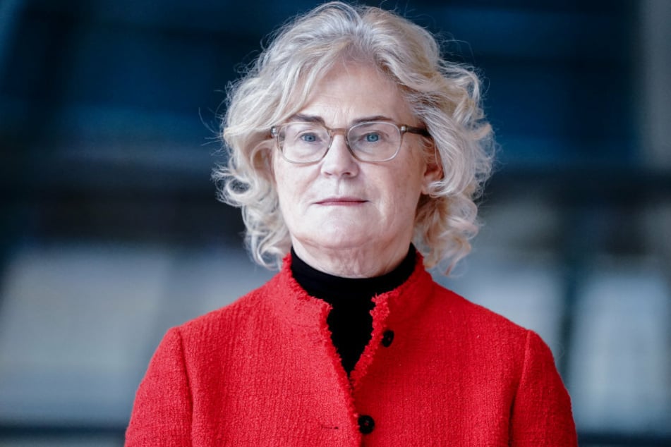 Christine Lambrecht (55, SPD), Bundesministerin der Justiz und für Verbraucherschutz, will mit dem Gesetzesentwurf Influencern und Bloggern mehr Rechtssicherheit geben.