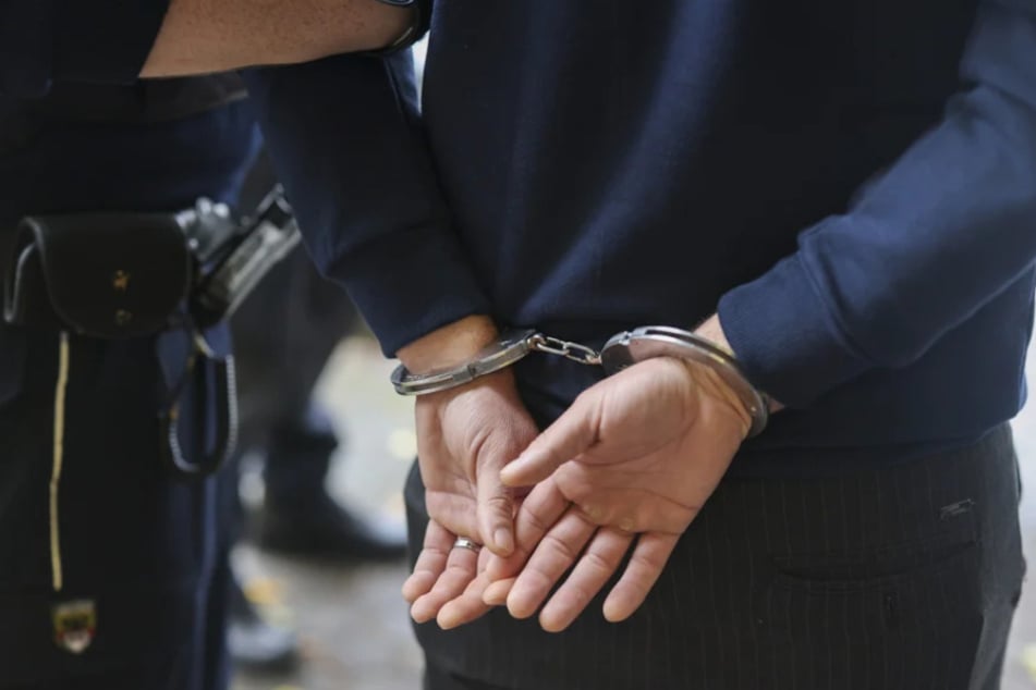 Gegen den 44-Jährigen wird nun wegen schwerer Körperverletzung ermittelt. (Symbolfoto)