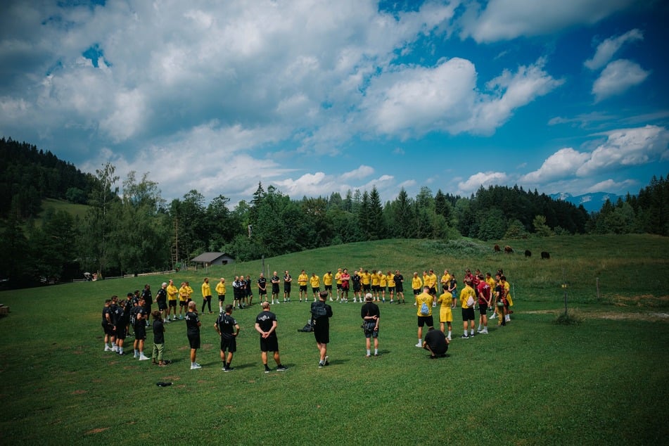 Zum Teamevent ging es an der Gleinkersee in den Hochseilgarten.