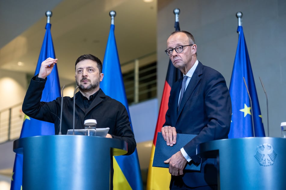 Bundeskanzler Friedrich Merz (70, r., CDU) und Wolodymyr Selenskyj (47), Präsident der Ukraine.