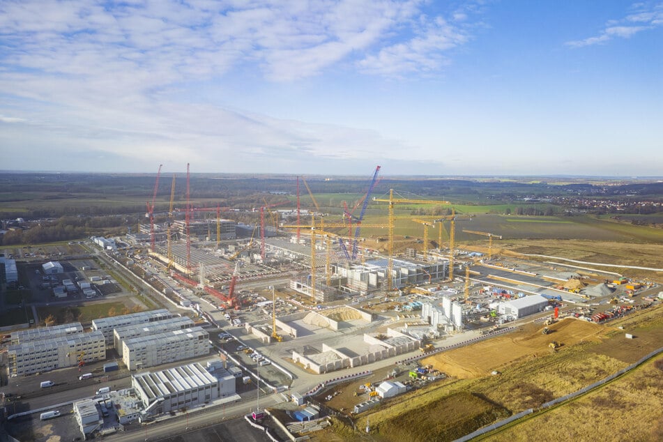 Die in Bau befindliche ESMC-Chipfabrik zieht weitere Zulieferer der Branche im Umfeld an.