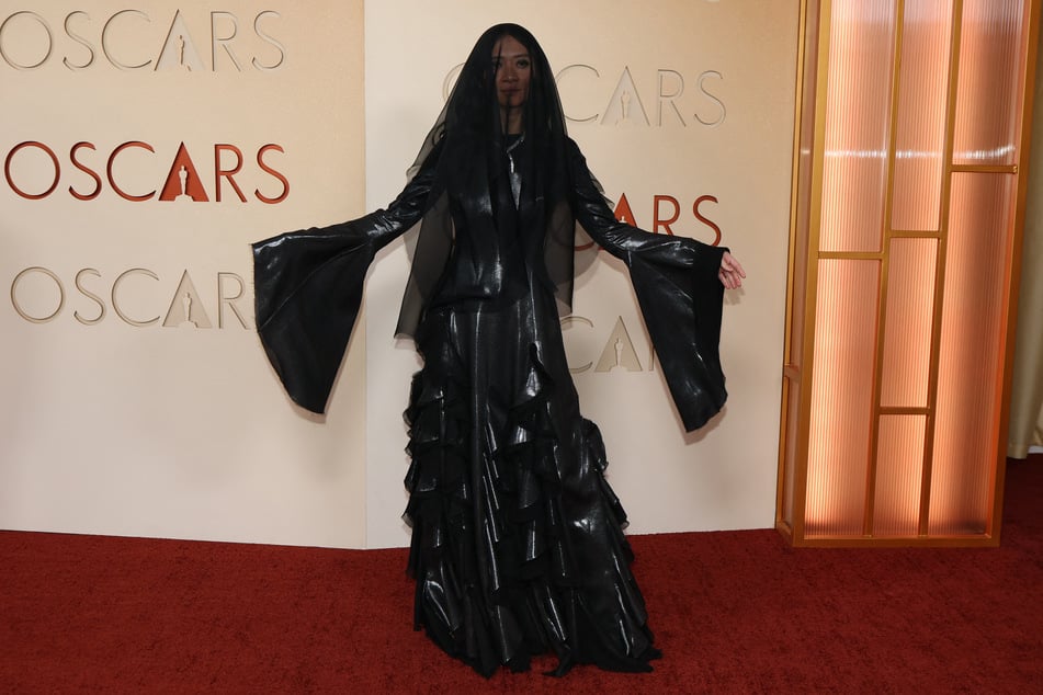 Für einen gänzlich anderen Akzent sorgte Chloé Zhao (43).