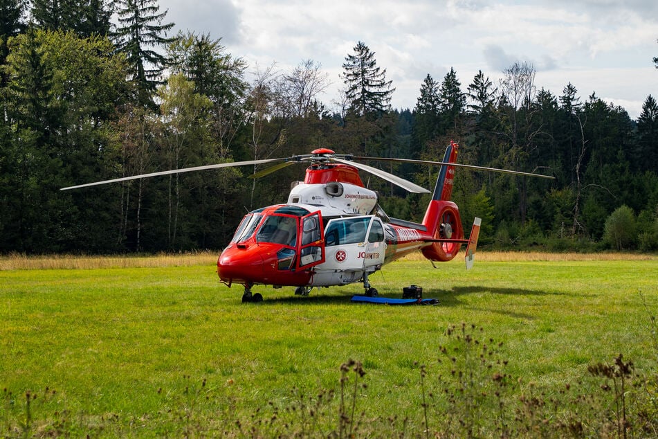Ein Rettungshubschrauber war nach dem Unfall auf der L3025 im Einsatz.