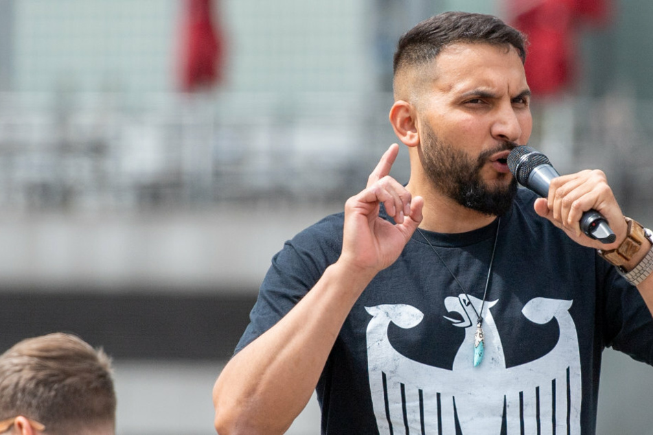 Attila Hildmann: Attila Hildmann vor seinem Restaurant attackiert und verletzt: Polizei ermittelt