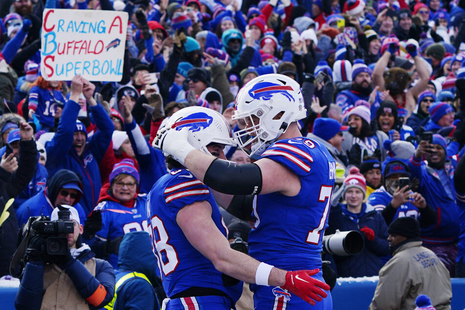 NFL: Bills hold off Dolphins comeback in wild game