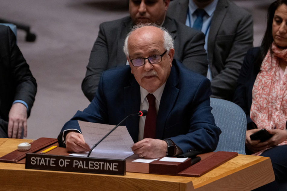 United Nations envoy Riyad Mansour has again requested that Palestine receive full member state status.