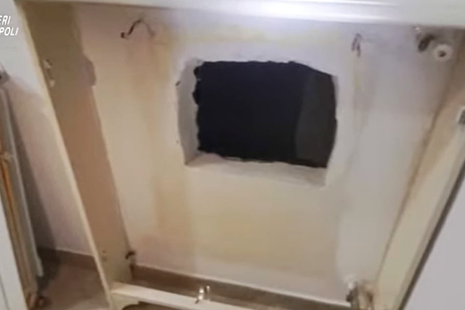 Ein Loch hinter der Heizung? Kreativ, aber nicht erfolgreich.