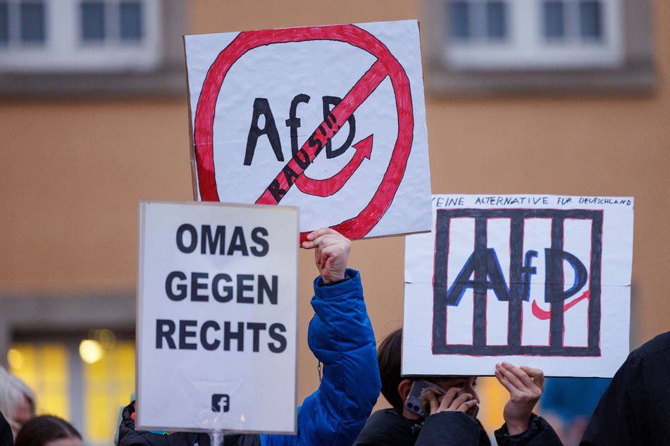 In vielen Städten Sachsen-Anhalts sind tausende Menschen gegen den Rechtsruck in Deutschland auf die Straße gegangen. (Symbolbild)