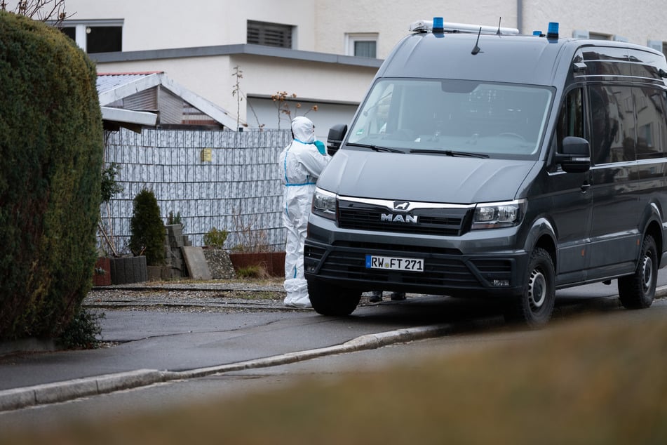 Wegen des Verdachts auf ein Tötungsdelikt ist die Polizei in Trossingen bei Villingen-Schwenningen im Einsatz.