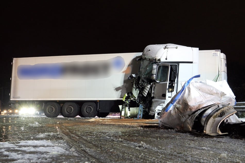 Aufgrund des Unfalls musste die A1 für mehrere Stunden gesperrt werden.