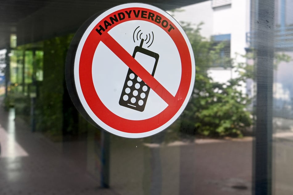 Das Handyverbot könnte zu Schwierigkeiten führen und Konflikte erzeugen.
