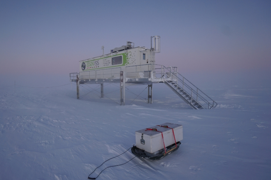 Die Neumayer-Station im ewigen Eis der Antarktis erhielt auch schon mal einen Stollen aus Annaberg-Buchholz.