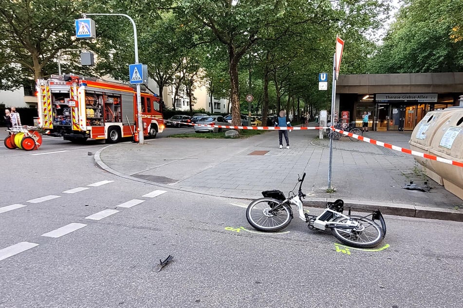 Die Unfallstelle an der Therese-Giehse-Allee wurde während der Ermittlungen abgesperrt.