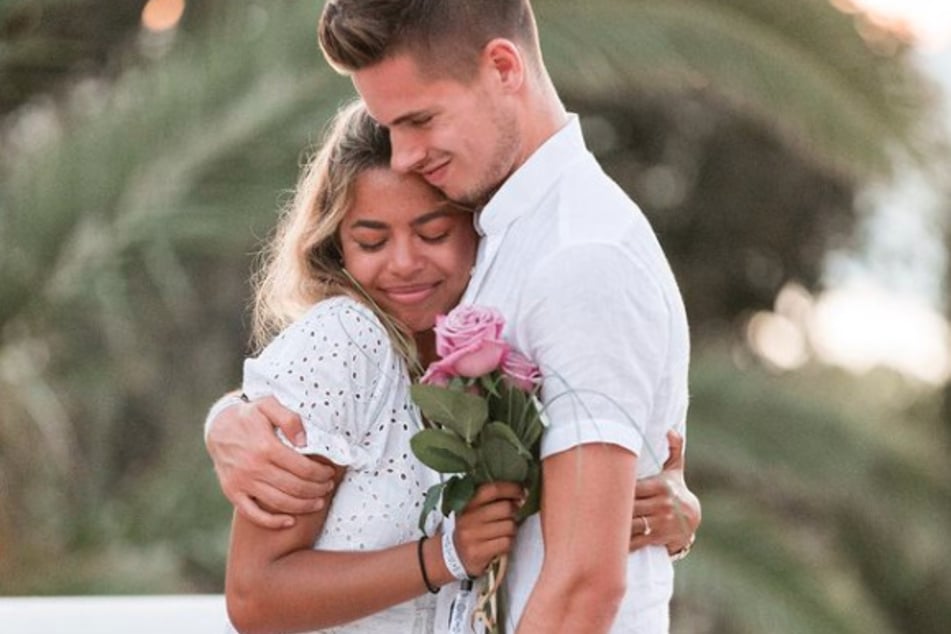 Julian Weigl (26) und Sarah Richmond (24) hatten sich im Juni 2019 verlobt.