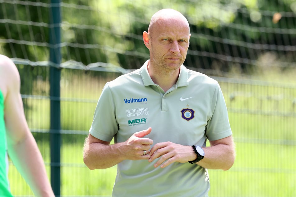 Aue-Sportchef Matthias Heidrich hat die Transfers ganz genau im Blick.