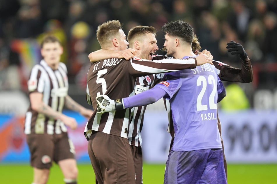 Am Millerntor ist St. Pauli mittlerweile eine Macht, nun müssen auch auswärts mal die Punkte her.