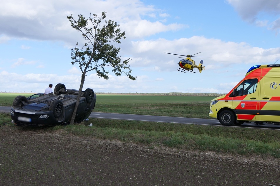 Ein Dacia war in den Gegenverkehr geraten. Auch ein Rettungshubschrauber kam zum Einsatz.