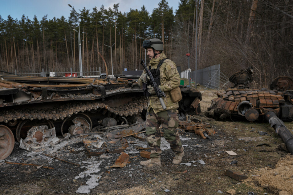 Die russischen Truppen wollen laut ukrainischen Angaben weiter in Richtung Kiew vorstoßen.
