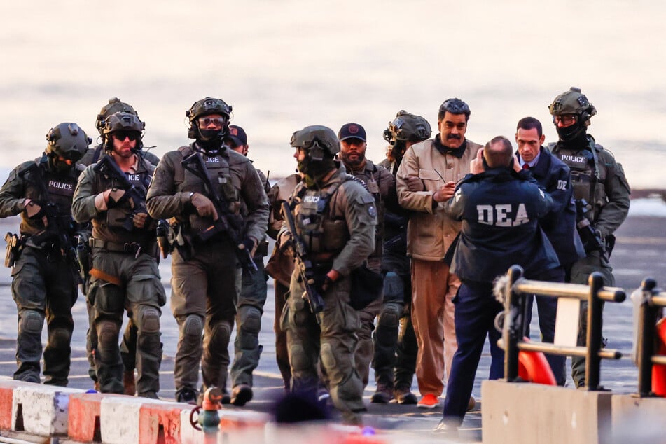 Nicolás Maduro makes surreal appearance in New York court after overthrow and abduction