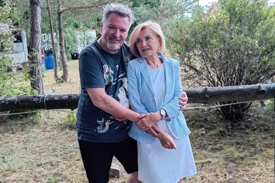 Holger Knievel mit seiner Ausbilderin Brigitte Freier aus Forst.