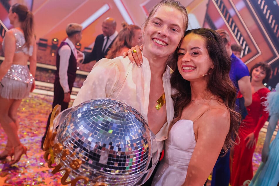 Mit Profitänzerin Malika Dzumaev (34) holte sich Gabriel Kelly (23) im vergangenen Jahr den "Let's Dance"-Sieg.