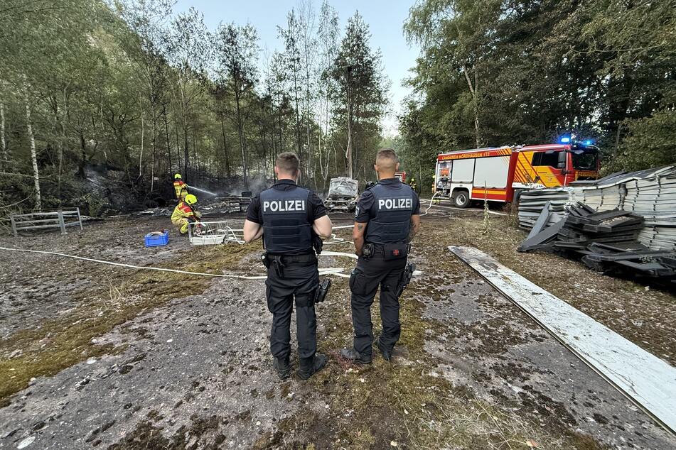 Die Kripo ermittelt und versucht die Ursache des Feuers zu klären.
