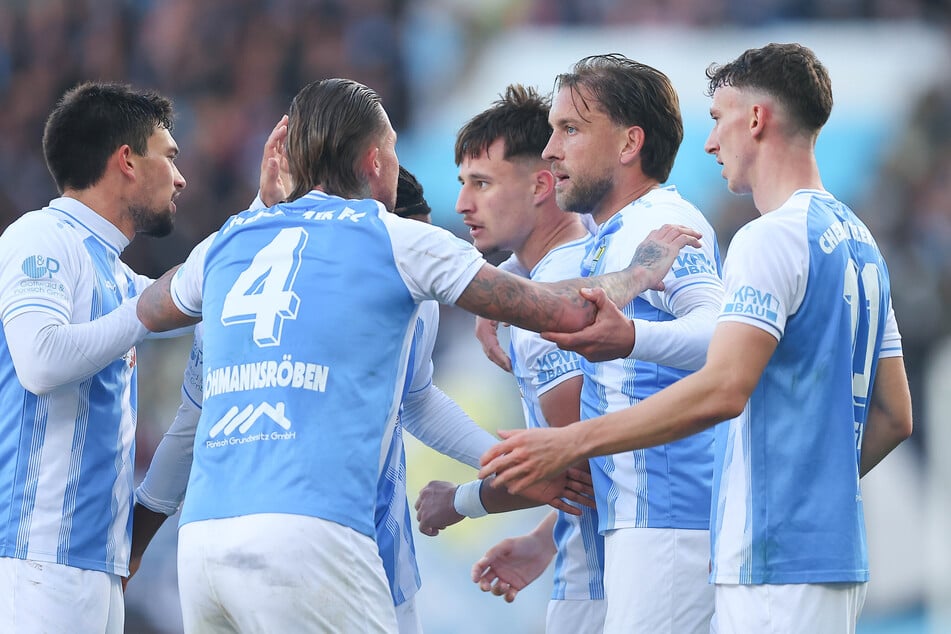 Mit dem 3:1-Sieg stehen die Himmelblauen nun an der Tabellenspitze.