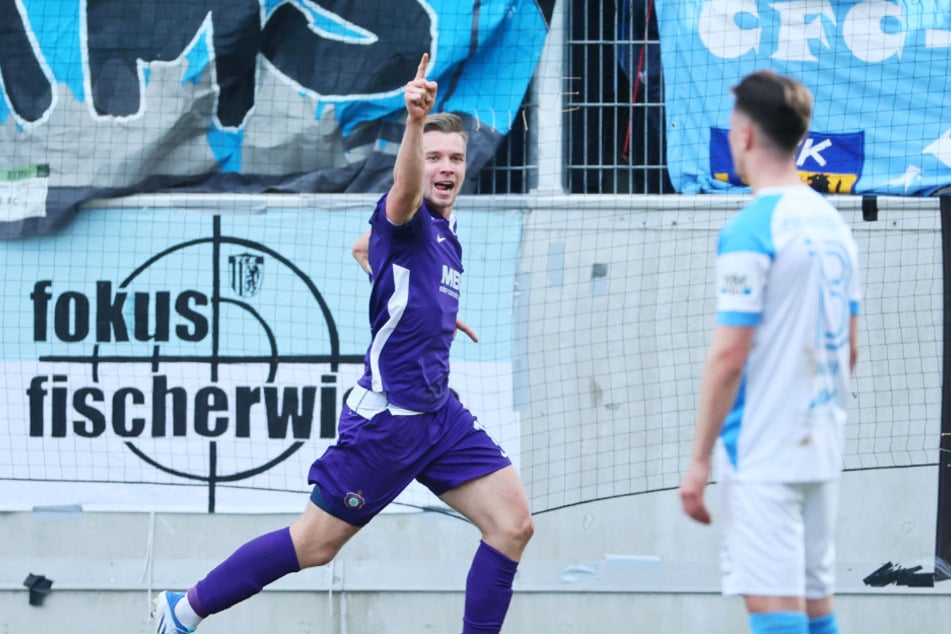 Dank Erik Majetschak geht der FCE mit einer 2:0-Führung in die Halbzeit-Pause.