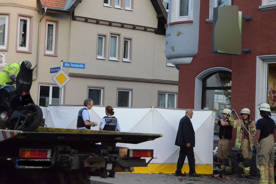 Der Biker verstarb noch am Unfallort.