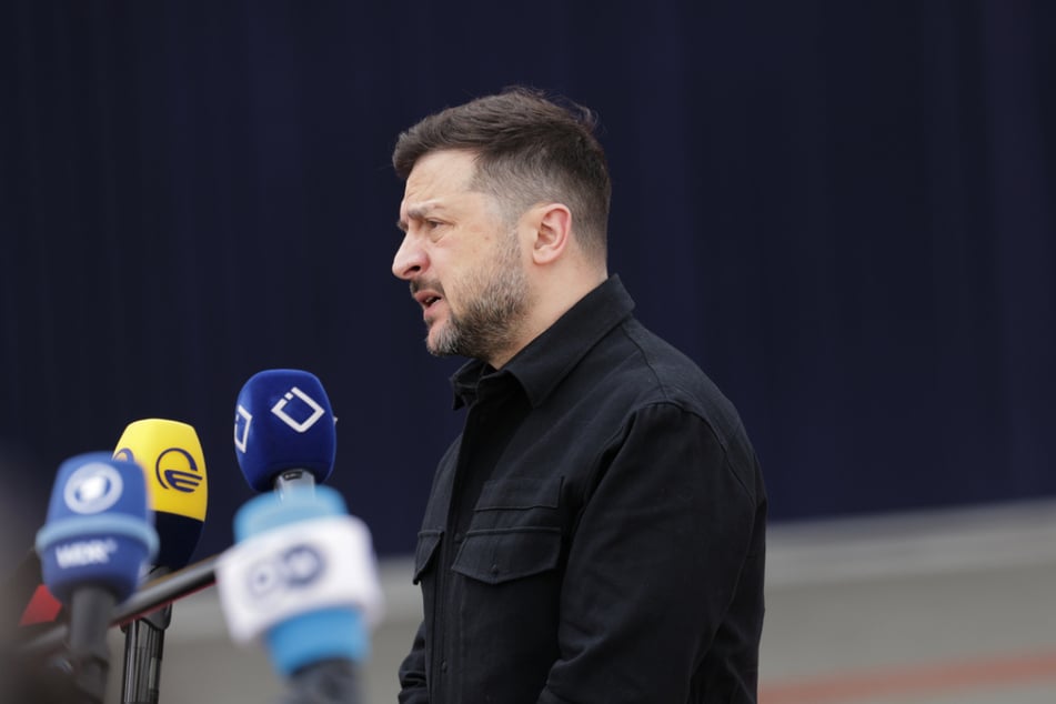Der ukrainische Präsident Wolodymyr Selenskyj (48) setzt auf eine rasche Auszahlung des Kredites über 90 Milliarden Euro von der Europäischen Union.
