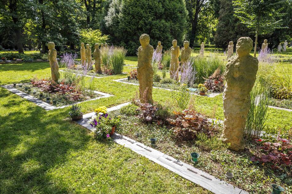 Das Grabfeld "Lichtgestalten" ist zwar das teuerste Angebot auf dem "Neuen Annenfriedhof", doch die Hälfte der Gräber ist bereits belegt.